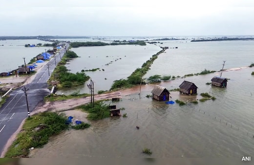 'दितवा' के कारण तमिलनाडु में भारी बारिश से आई बाढ़, हाई-अलर्ट पर NDRF-SDRF, जानें हर अपडेट