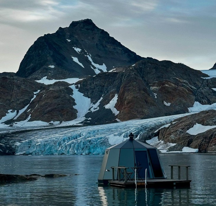 World's Remotest Airbnb? At This Floating Hut In Greenland, A Night Costs Rs 75,000