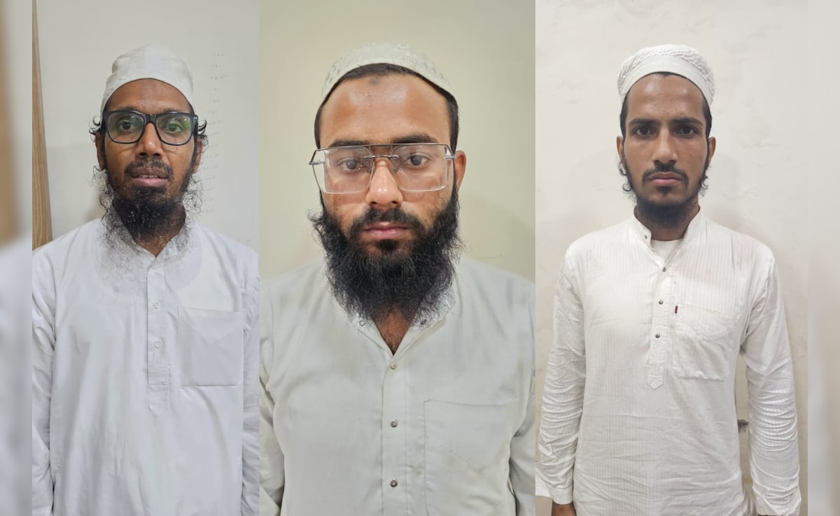 गुजरात में 3 आतंकी गिरफ्तार, दो यूपी और एक हैदराबाद का रहने वाला | Gujarat  ATS arrested 3 terrorist two from Uttar Pradesh and one from Hyderabad