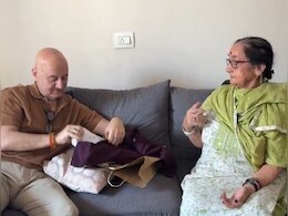 दीवाली के 18 दिन बाद अनुपम खेर ने शेयर किया दीवाली गिफ्ट का वीडियो, बोले- मां ने दिखाने से साफ मना...