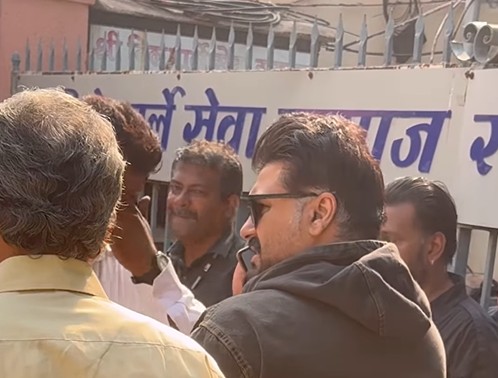 धर्मेंद्र के अंतिम संस्कार में इतनी टाइट थी सिक्योरिटी, स्टार किड को नहीं मिली एंट्री, फोन पर करवानी पड़ी बात