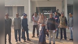 सुरक्षित नहीं सैनिक का परिवार! गांव के मुखिया ने घर जाकर की तोड़फोड़, एसपी दफ्तर में लगाई गुहार