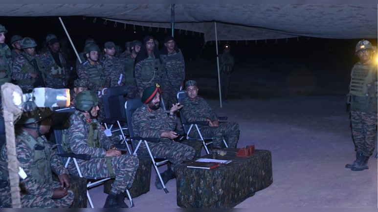 भारतीय सेना पूरी तरह से अलर्ट, राजस्थान के थार रेगिस्तान में युद्ध की तैयारी का किया अभ्यास