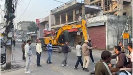 Rajasthan: 'होटल को फायदा पहुंचाने के लिए बुलडोजर एक्शन', जयपुर में विरोध के बाद निगम टीम लौटी! अधिकारियों ने दिया ये जवाब