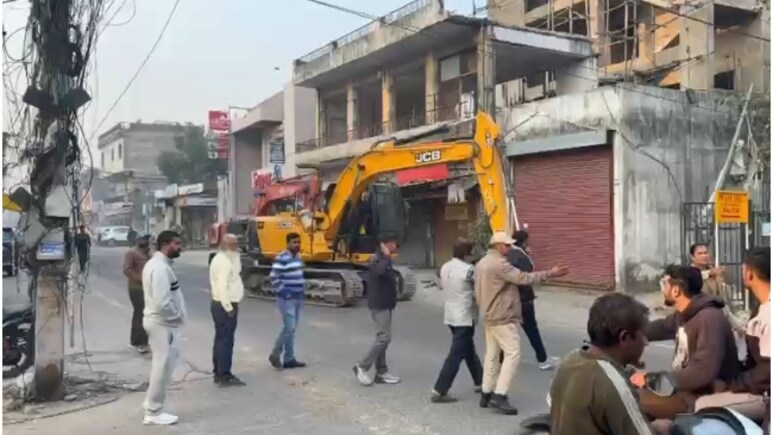 Rajasthan: 'होटल को फायदा पहुंचाने के लिए बुलडोजर एक्शन', जयपुर में विरोध के बाद निगम टीम लौटी! अधिकारियों ने दिया ये जवाब