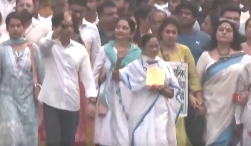 Speaking In Bengali Does Not Mean Bangladeshi: Mamata Banerjee Slams BJP Speaking In Bengali Does Not Mean Bangladeshi: Mamata Banerjee Slams BJP