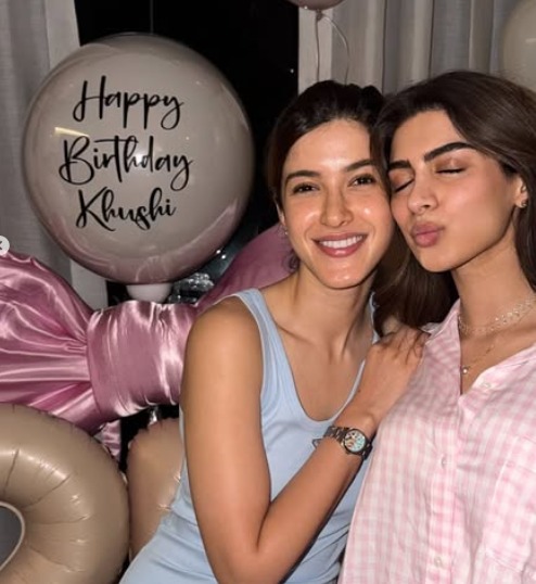 Inside Khushi Kapoor's Pink-Themed 25th Birthday Celebrations With Cousin Shanaya, Friend Anjini Dhawan