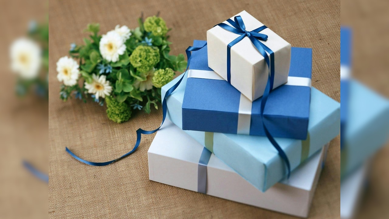 You don't need to splurge to gift something meaningful and stylish. You don't need to splurge to gift something meaningful and stylish.