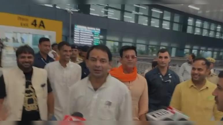 तेज प्रताप की रवि किशन संग मुलाकात से बढ़ीं सियासी सरगर्मी, क्या NDA के साथ जा सकते हैं लालू के बड़े बेटे?