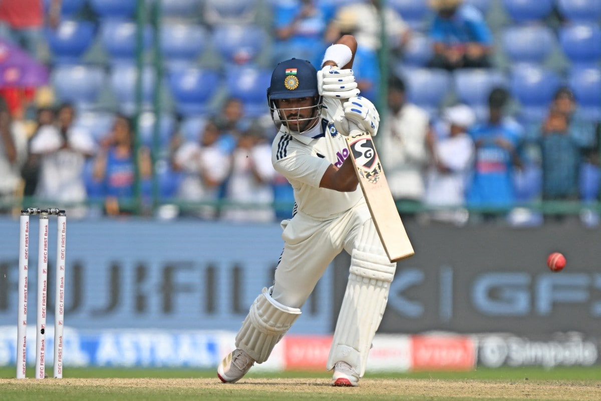 1st Test LIVE: India Survive Huge DRS Scare After Lunch, Pin Hopes On New No. 4