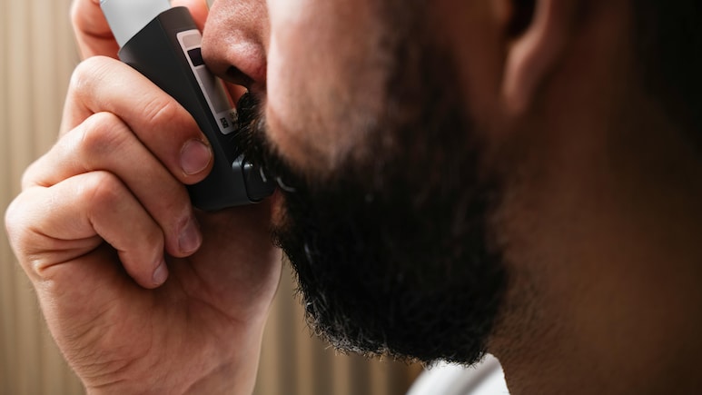 Lung Cancer Awareness Month 2025: Asthma Or Something More Serious? Doctor Decodes The Warning Signs