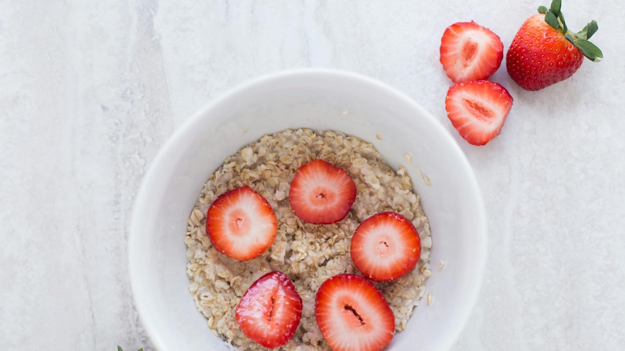 Oats are a versatile base for healthy, protein-rich meals.