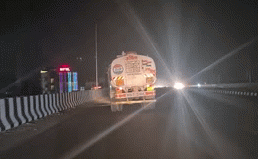 राजस्थान: शराब के नशे में धुत ड्राइवर ने चौमूं हाईवे पर दौड़ाया टैंकर, बाल-बाल बचे लोग, पुलिस ने 2 KM पीछा कर दबोचा