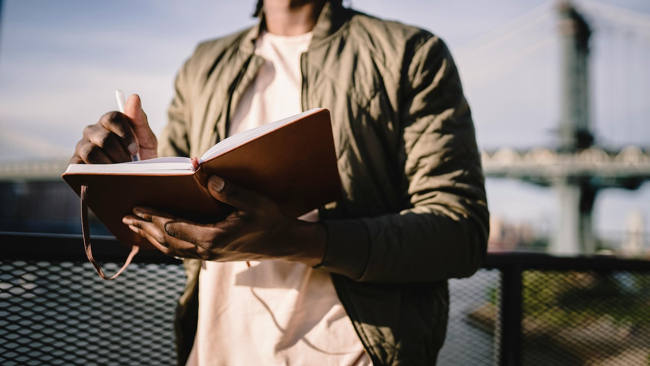 How To Keep Linen Shirts Looking Fresh: Expert Styling Tips