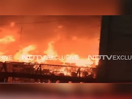 दिल्ली के लाल किला के पास बड़ा धमाका, 13 लोगों की मौत; कई गाड़ियों के उड़े परखच्चे...