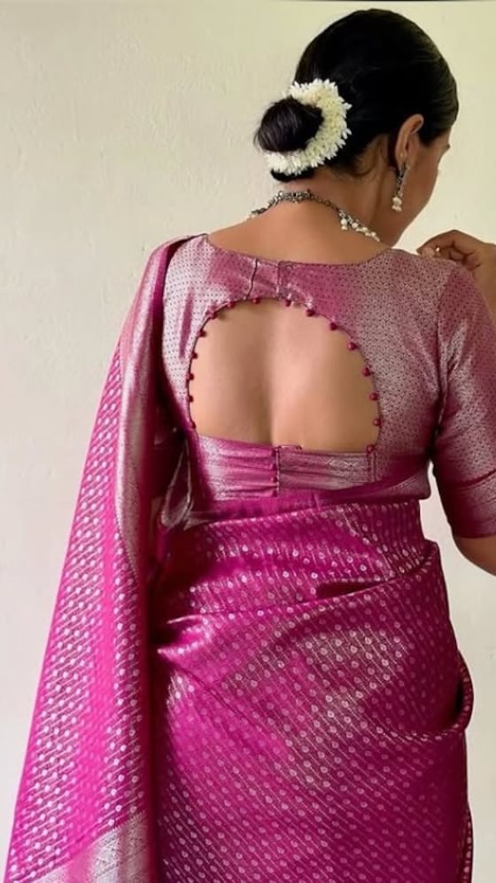 ब्लाउज़ बैक के सबसे ट्रेंडी 10 डिज़ाइन्स