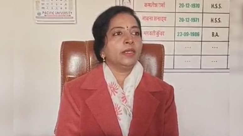 'कोई स्कूल बुर्क़ा पहन कर तो नहीं आता?' शिक्षा मंत्री ने ऐसा नहीं पूछा, प्रधानाचार्य ने खबर का खंडन किया 