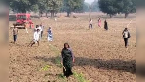 जमीनी विवाद में भिड़े दो पक्ष, 24 से ज्यादा लोग घायल; लाठी-डंडों और कुल्हाड़ी से किया हमला 