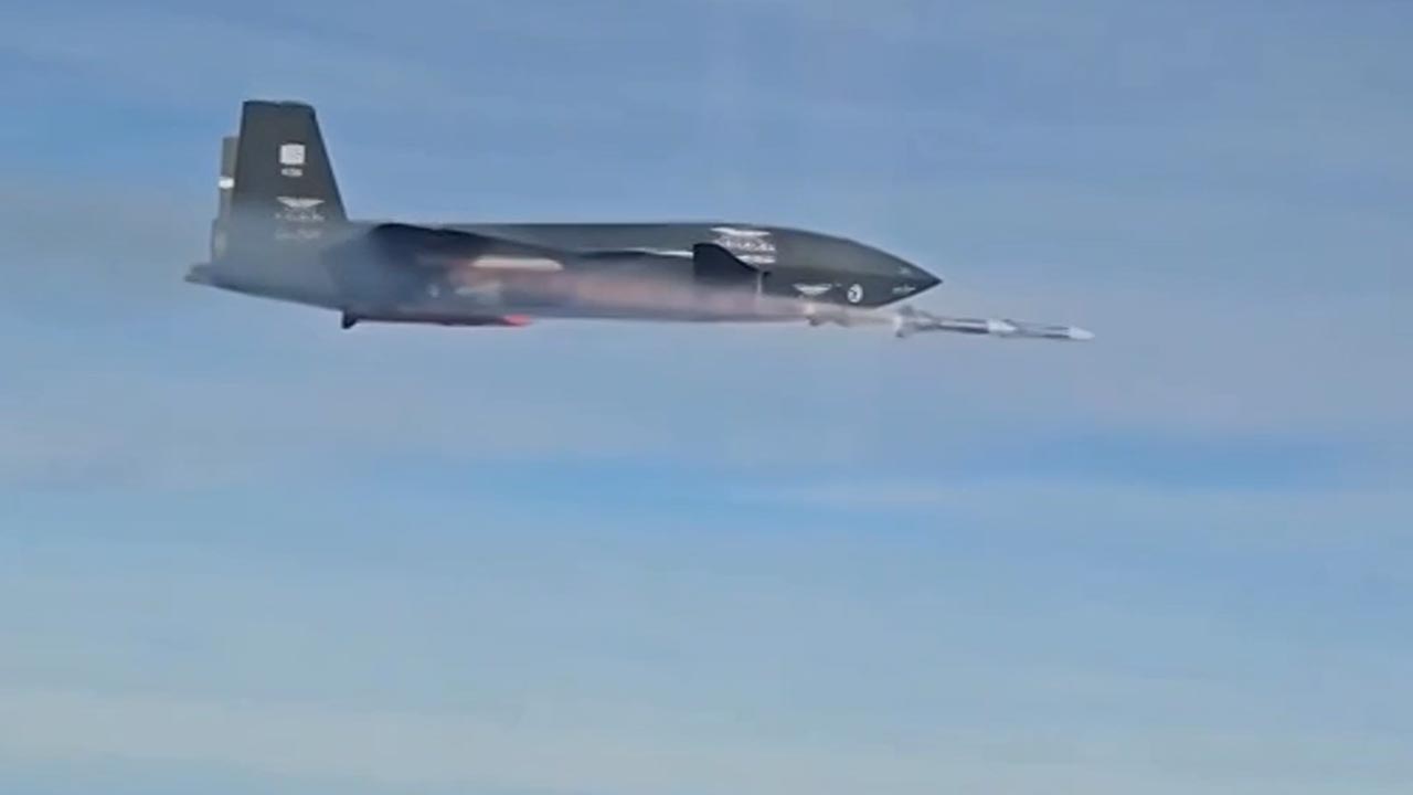Turkey's Unmanned Jet Makes History With Radar-Guided Air-To-Air Kill