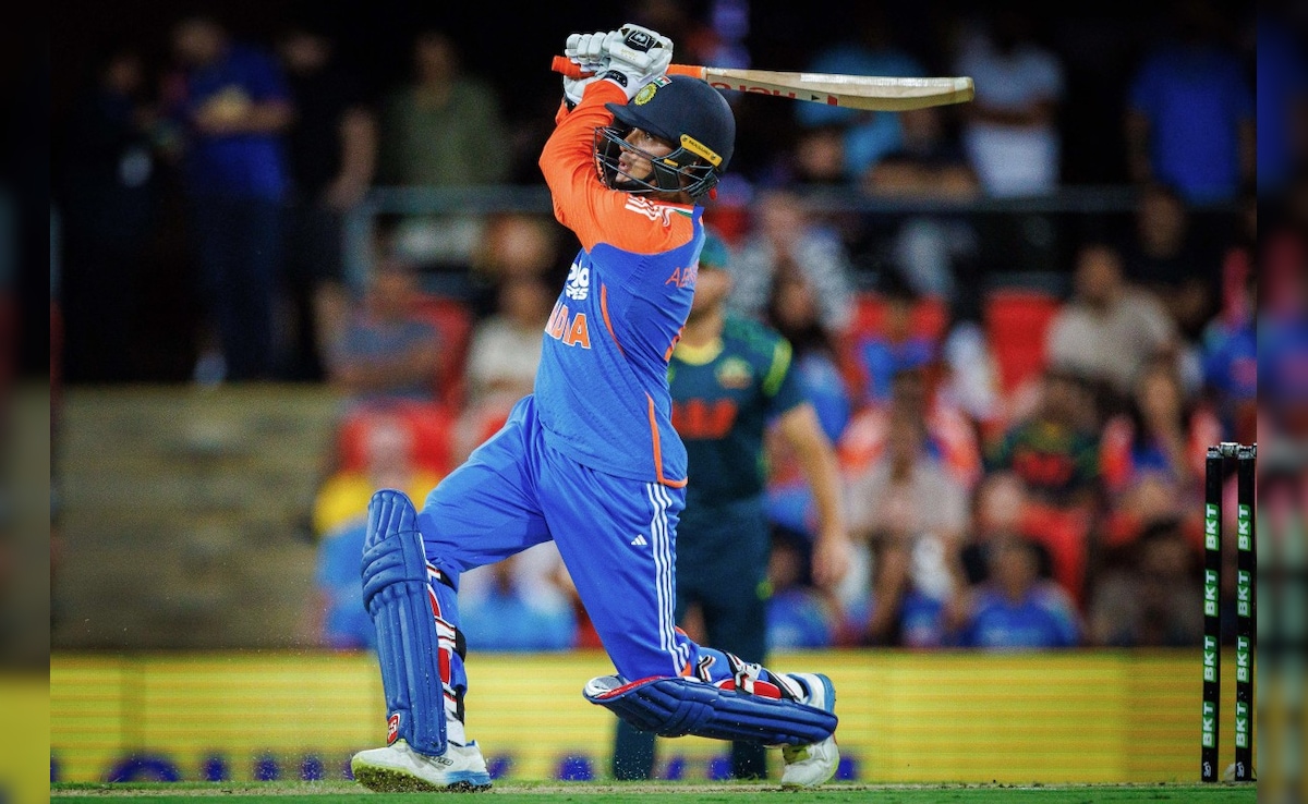 IND vs SA: अभिषेक शर्मा ने रचा इतिहास, T20 में सूर्यकुमार यादव को पछाड़ कर कारनामा करने वाले दूसरे भारतीय बने