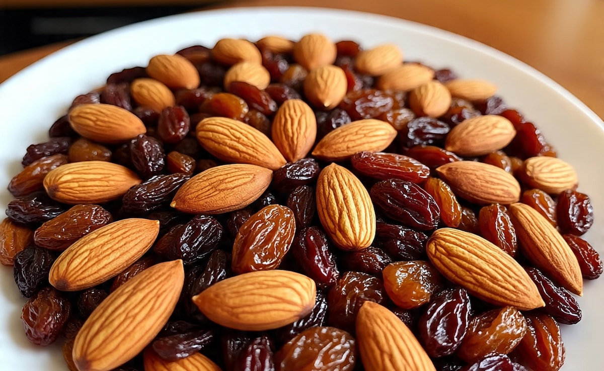 how to eat almonds, badam benefits, badam khane ka tarika, soaked almonds, healthy diet,Badam Kaise Khane Chahiye,Badam Khane Ka Sahi Tarika Aur Fayde Latest and Breaking News on NDTV