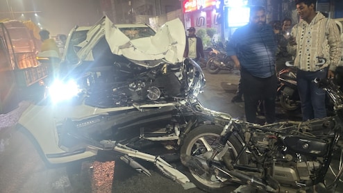 गाजियाबाद में तेज़ रफ्तार इनोवा कार और बाइक की टक्कर, बाइक सवार प्रियांशु की मौत