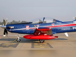 चेन्‍नई में क्रैश हुआ IAF का ट्रेनर जेट, पायलट सुरक्षित देखें वीडियो 