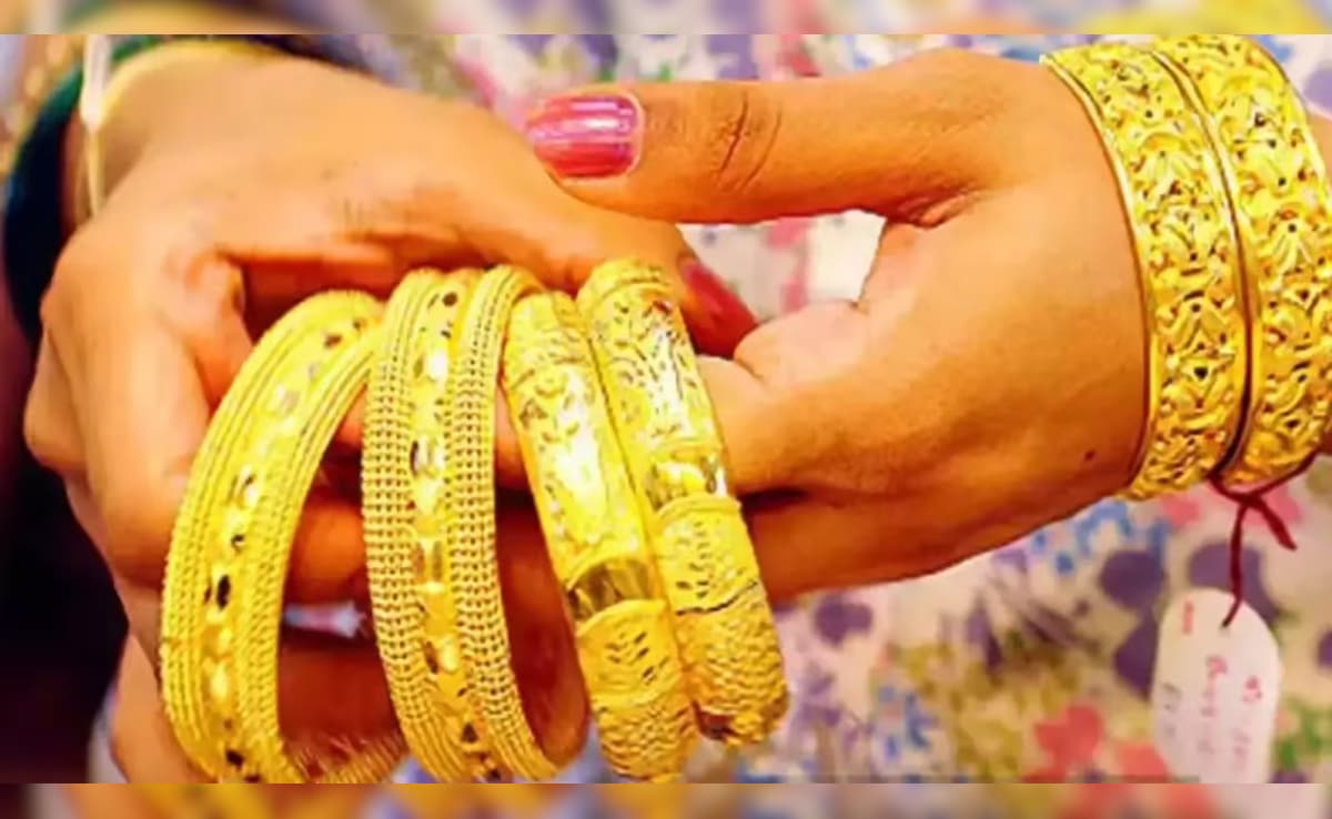 Gold-Silver Rate: फिर महंगा हुआ सोना, चांदी की कीमतों ने पकड़ी बुलेट ट्रेन की रफ्तार, अब आगे क्या?