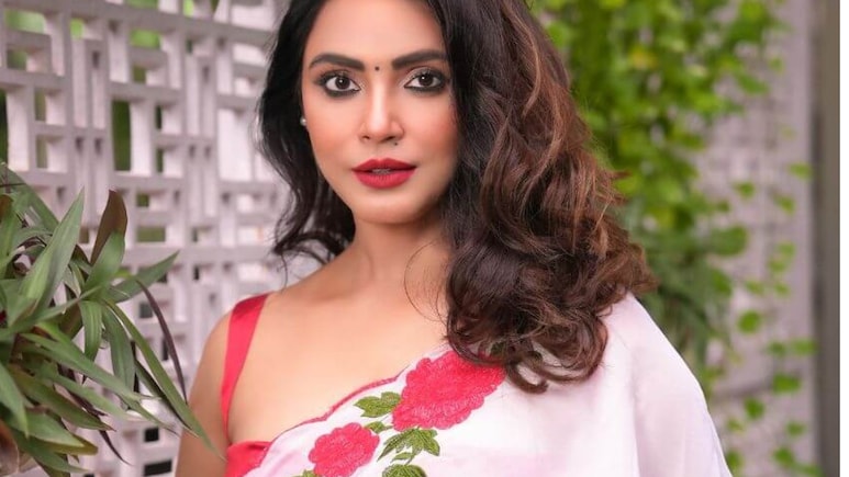 नीतू चंद्रा के राजनीतिक बयानों पर आयोग ने जताई नाराजगी, बिहार चुनाव ब्रांड एंबेसडर की भूमिका से हटाया गया