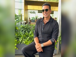 एयरपोर्ट पर पैपाराजी के साथ फ्रेंडली हुए अक्षय कुमार, जमीन पर बैठकर दिए जमकर पोज