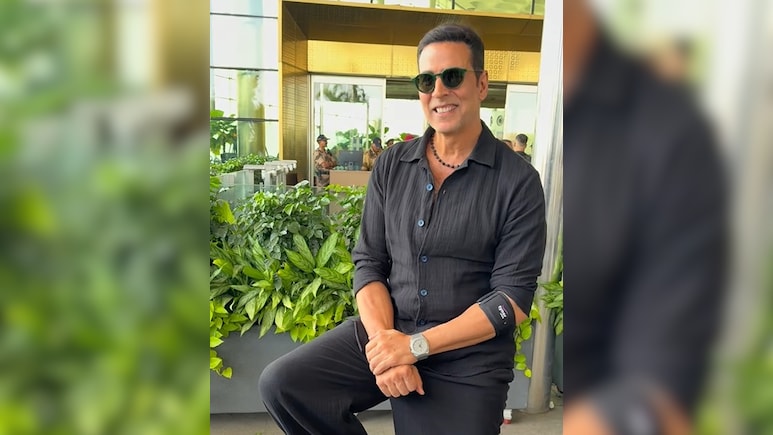 एयरपोर्ट पर पैपाराजी के साथ फ्रेंडली हुए अक्षय कुमार, जमीन पर बैठकर दिए जमकर पोज