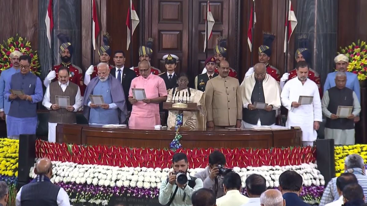 संविधान दिवस पर देश के दिल और दल एक, एक मंच पर PM मोदी और राहुल गांधी