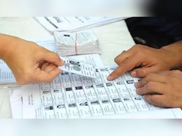 नोएडा: DM की बड़ी कार्रवाई, मतदाता सूची पुनरीक्षण में लापरवाही पर 15 अधिकारियों का वेतन रोका