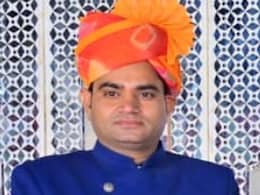 Unique Wedding: हाथी पर सवार होकर शादी में पहुंचा डॉक्टर दूल्हा, दहेज में ये खास चीज मांग सबको किया हैरान