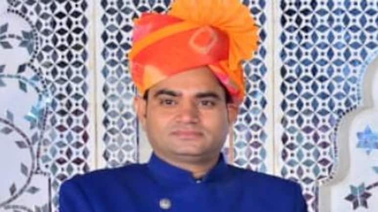 Unique Wedding: हाथी पर सवार होकर शादी में पहुंचा डॉक्टर दूल्हा, दहेज में ये खास चीज मांग सबको किया हैरान