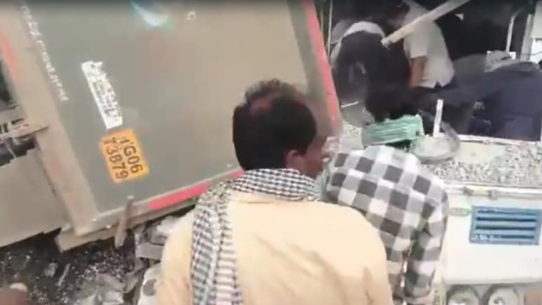 16 Killed, 8 Injured As Truck Crashes Into Bus In Telangana