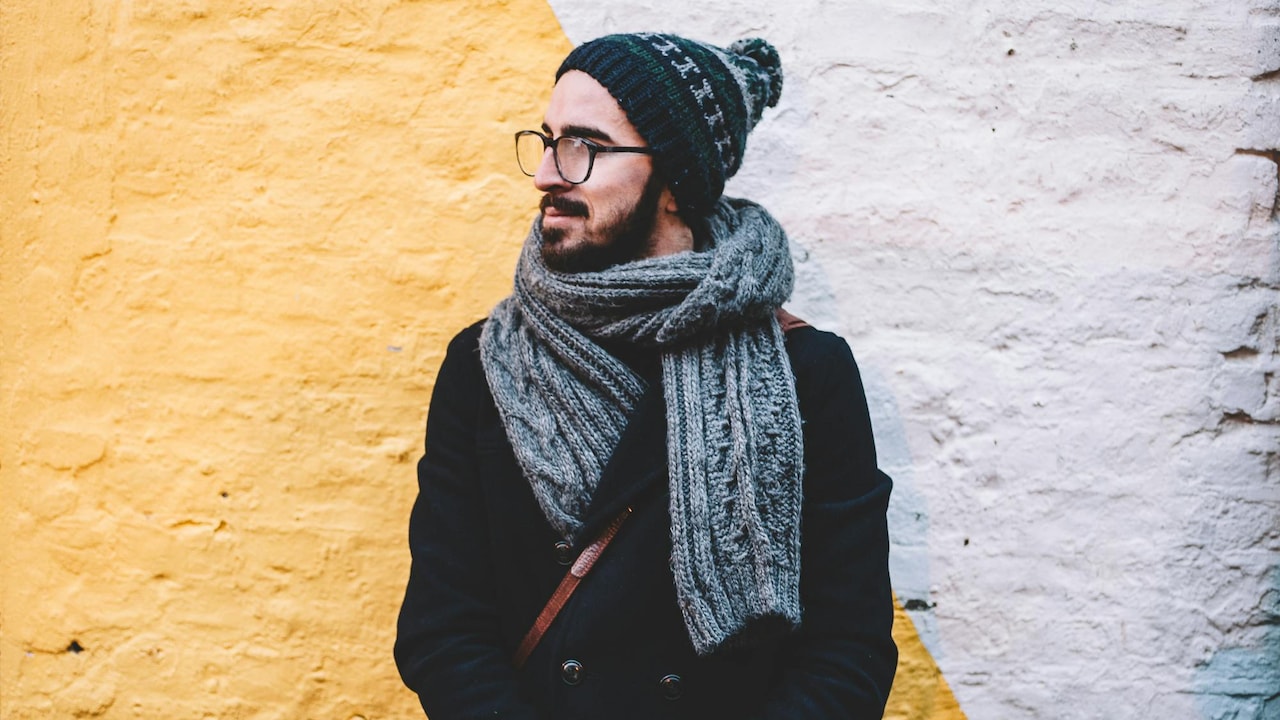 Explore 10 easy ways to style scarves every day Explore 10 easy ways to style scarves every day