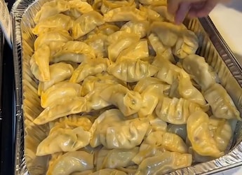Watch: Vlogger Makes More Than 200 Momos In 3 Hours For House Party, Foodies React Watch: Vlogger Makes More Than 200 Momos In 3 Hours For House Party, Foodies React