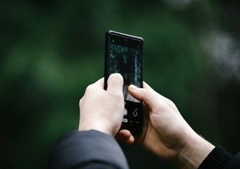 कौन कर रहा है आपके फोन को कंट्रोल, ऐसे जानें