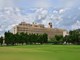 QS World Rankings: एशिया की सबसे अच्छी यूनिवर्सिटीज में शामिल हुए ये भारतीय संस्थान, रैंकिंग में हुआ सुधार