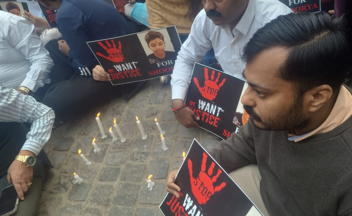 दिल्ली में 10वीं के छात्र ने मेट्रो स्टेशन से कूदकर की आत्महत्या, स्कूल टीचर्स पर लगाए उत्पीड़न के आरोप