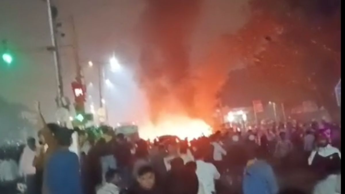 Many Injured After Explosion In Car Near Delhi's Red Fort, Vehicles On Fire