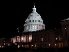 18-Year-Old Man Arrested After Running Toward US Capitol With Shotgun: Cops
