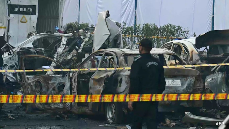 NIA ने शुरू की दिल्ली ब्लास्ट की जांच, टीम के साथ लालकिले पर मौजूद