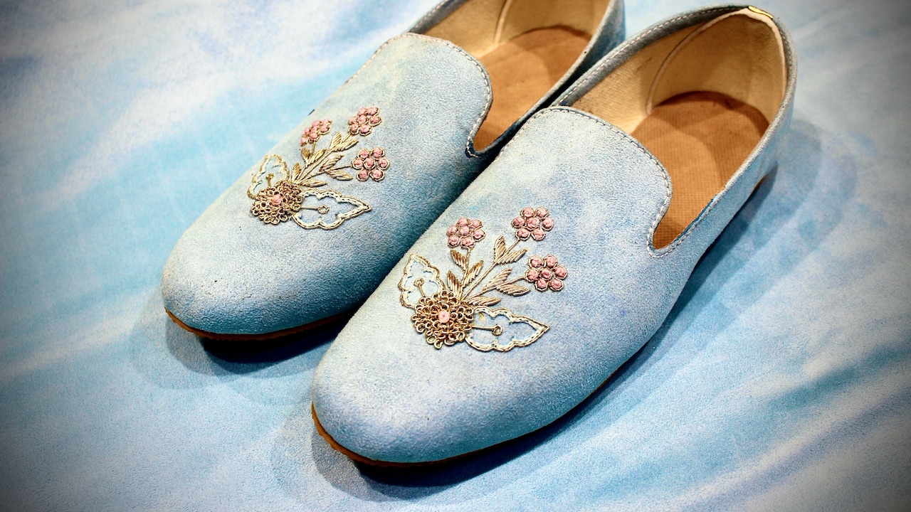 You can try pastel shades for a subtle fashion statement You can try pastel shades for a subtle fashion statement