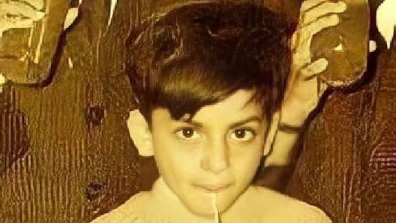 फिल्मों में आने से पहले सिर से उठ गया था माता-पिता का साया, टिकटें बेची, पहली कमाई थी 50 रुपए, आज 6300 करोड़ है नेटवर्थ- पहचाना?