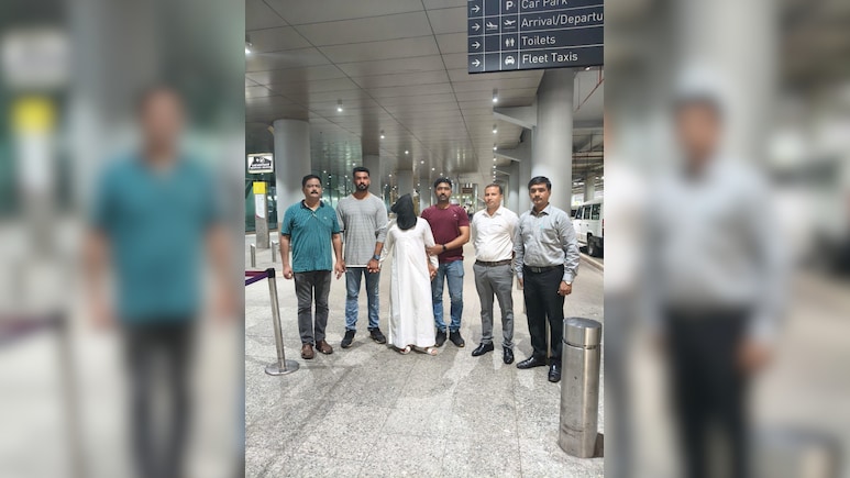 दुबई से भारत लाया गया मुंबई का ड्रग्स सरगना‘शेरा’, 2 करोड़ की एमडी ड्रग्स भी बरामद दुबई से भारत लाया गया मुंबई का ड्रग्स सरगना‘शेरा’, 2 करोड़ की एमडी ड्रग्स भी बरामद