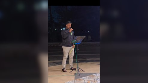 छत्तीसगढ़ के इस IPS अफसर ने अपनी आवाज का बिखेरा  जादू, सुनते ही रह गए लोग, जमकर बजाई तालियां 