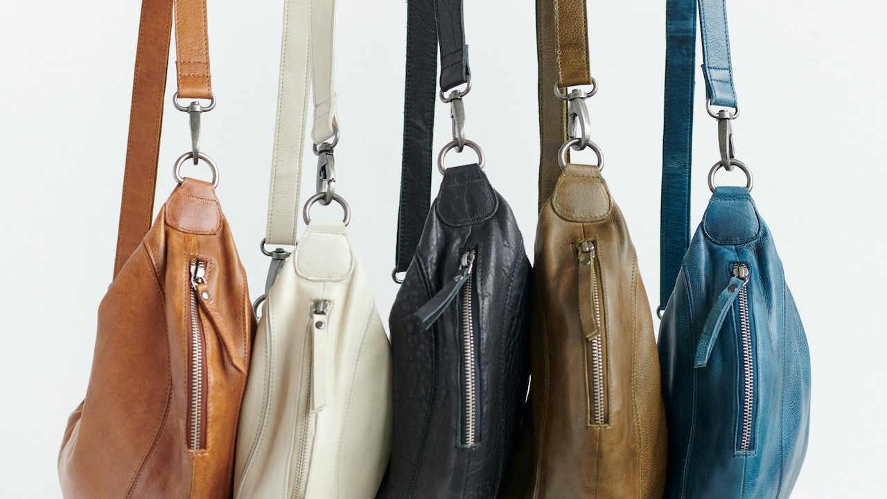 Tips To Choose The Right Sling Bag Based On Your Daily Routine Tips To Choose The Right Sling Bag Based On Your Daily Routine