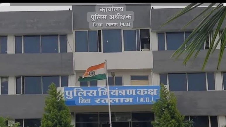 रतलाम में पेट्रोल पंप पर ASI और बेटे से मारपीट, भाजपा के पूर्व पदाधिकारी सहित 5 पर प्रकरण दर्ज, तीन आरोपी हिरासत में